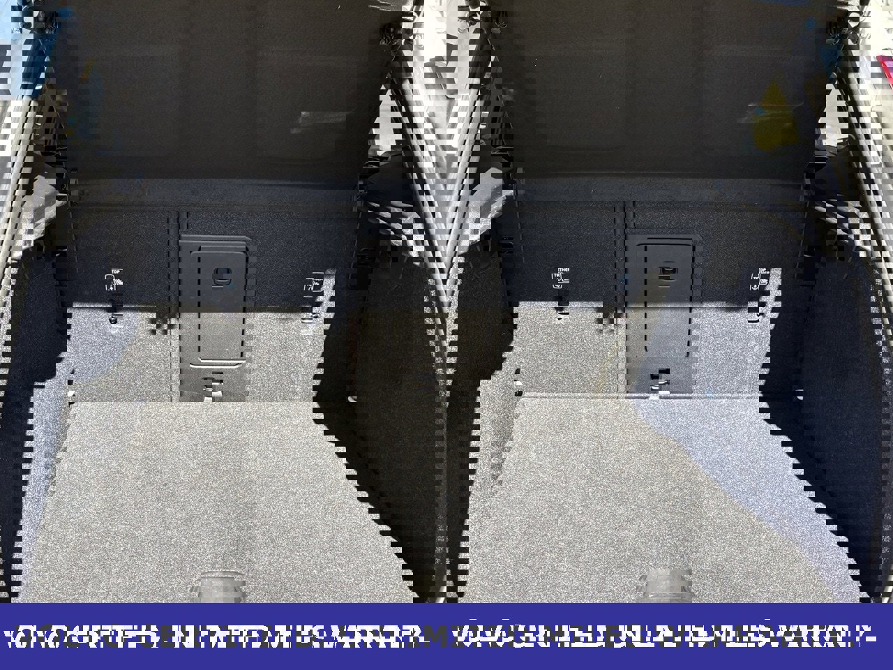 Certified 2025 Volvo XC40 B5 Core image 36