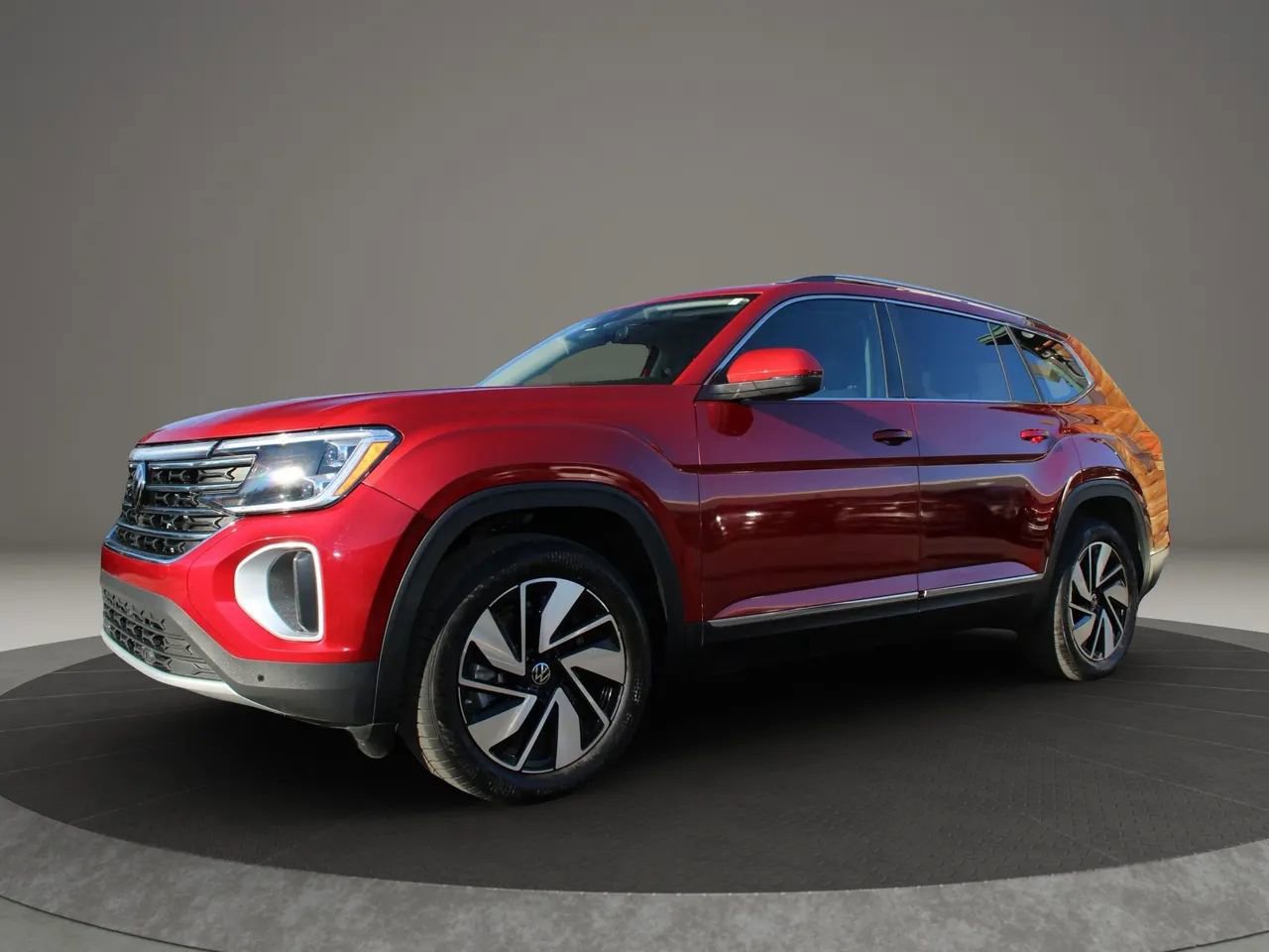 Used 2024 Volkswagen Atlas SEL image 3