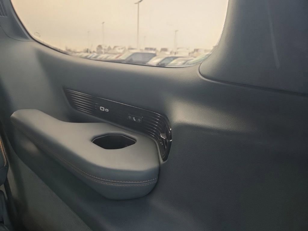 Used 2022 Jeep Grand Wagoneer Series III w/ Rear Seat Video Group 1 image 45