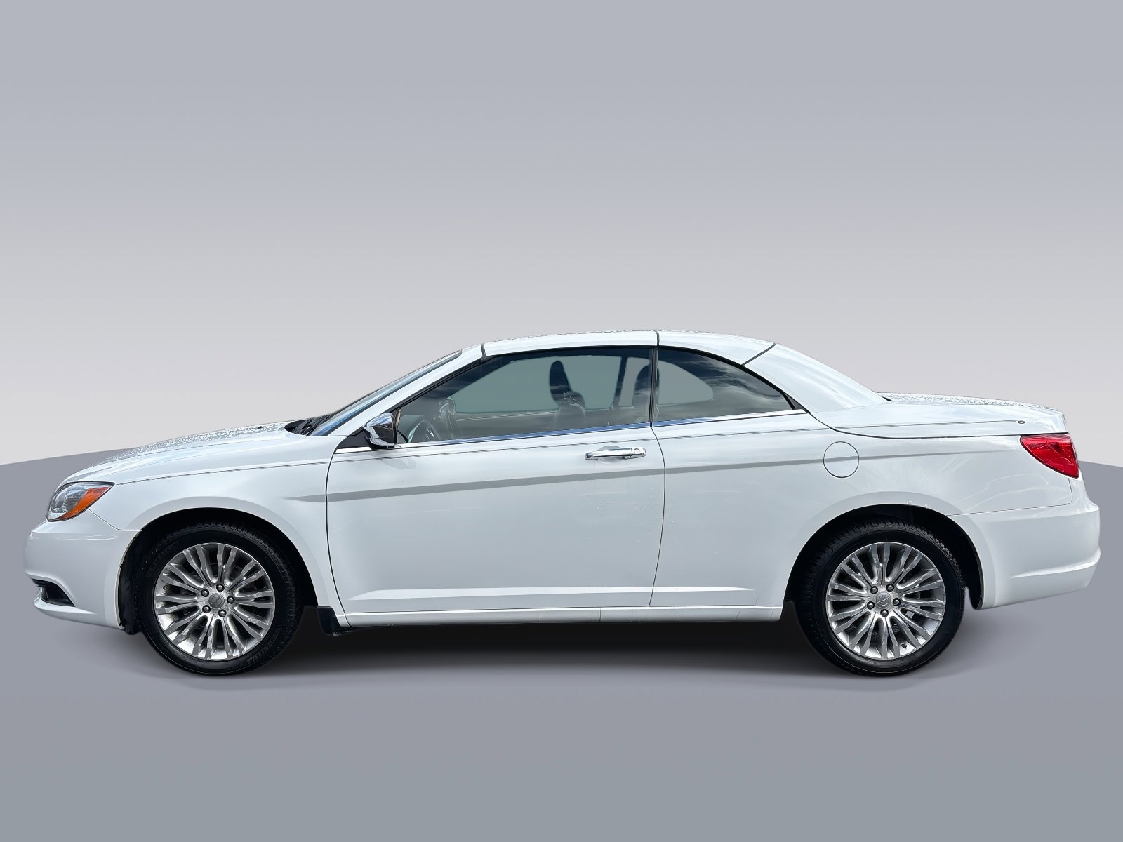 Used 2011 Chrysler 200 Limited image 6