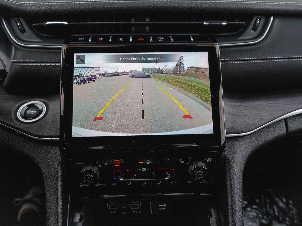 New 2025 Jeep Grand Cherokee Limited image 24