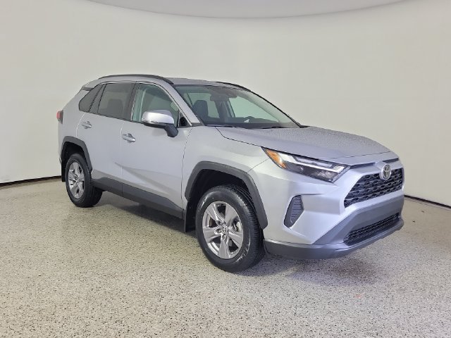 Used 2024 Toyota RAV4 XLE FWD image 4
