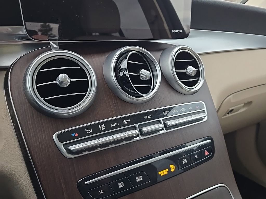 Used 2021 Mercedes-Benz GLC 300 GLC 300 image 26