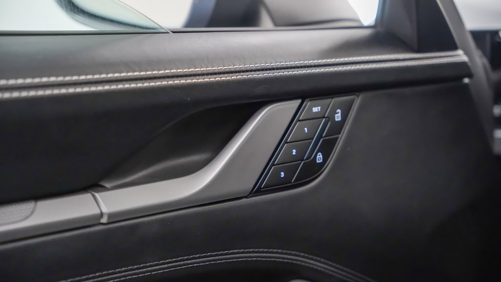 Certified 2025 Porsche 911 Carrera image 17