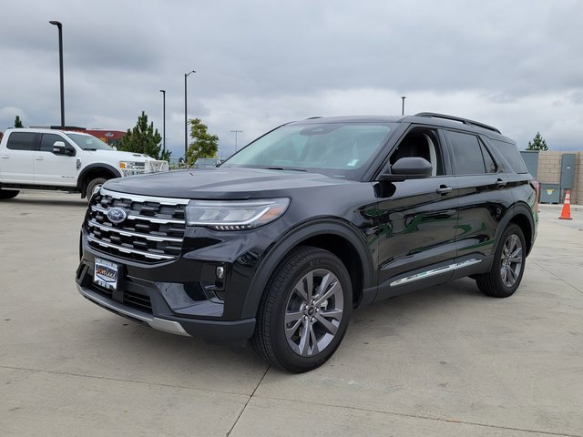 Used 2025 Ford Explorer Active w/ Active Comfort Package image 7
