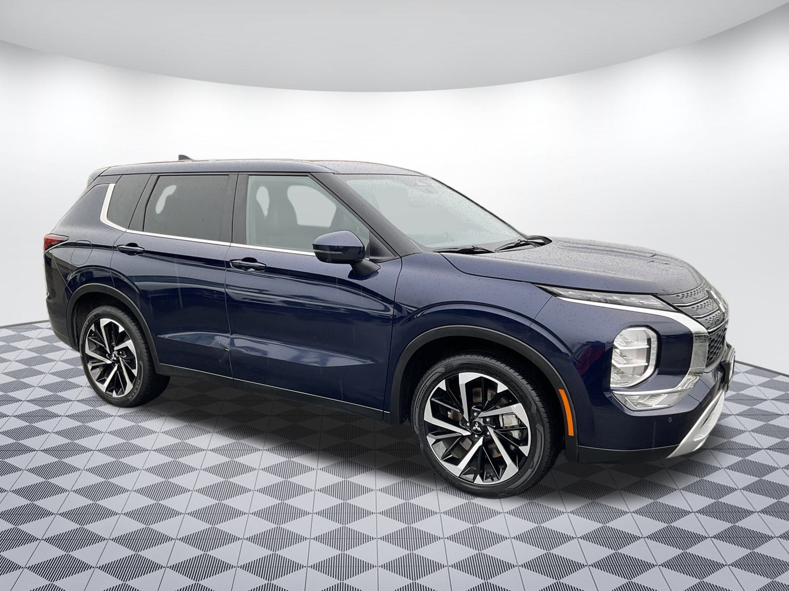 Used 2024 Mitsubishi Outlander SE Black Edition