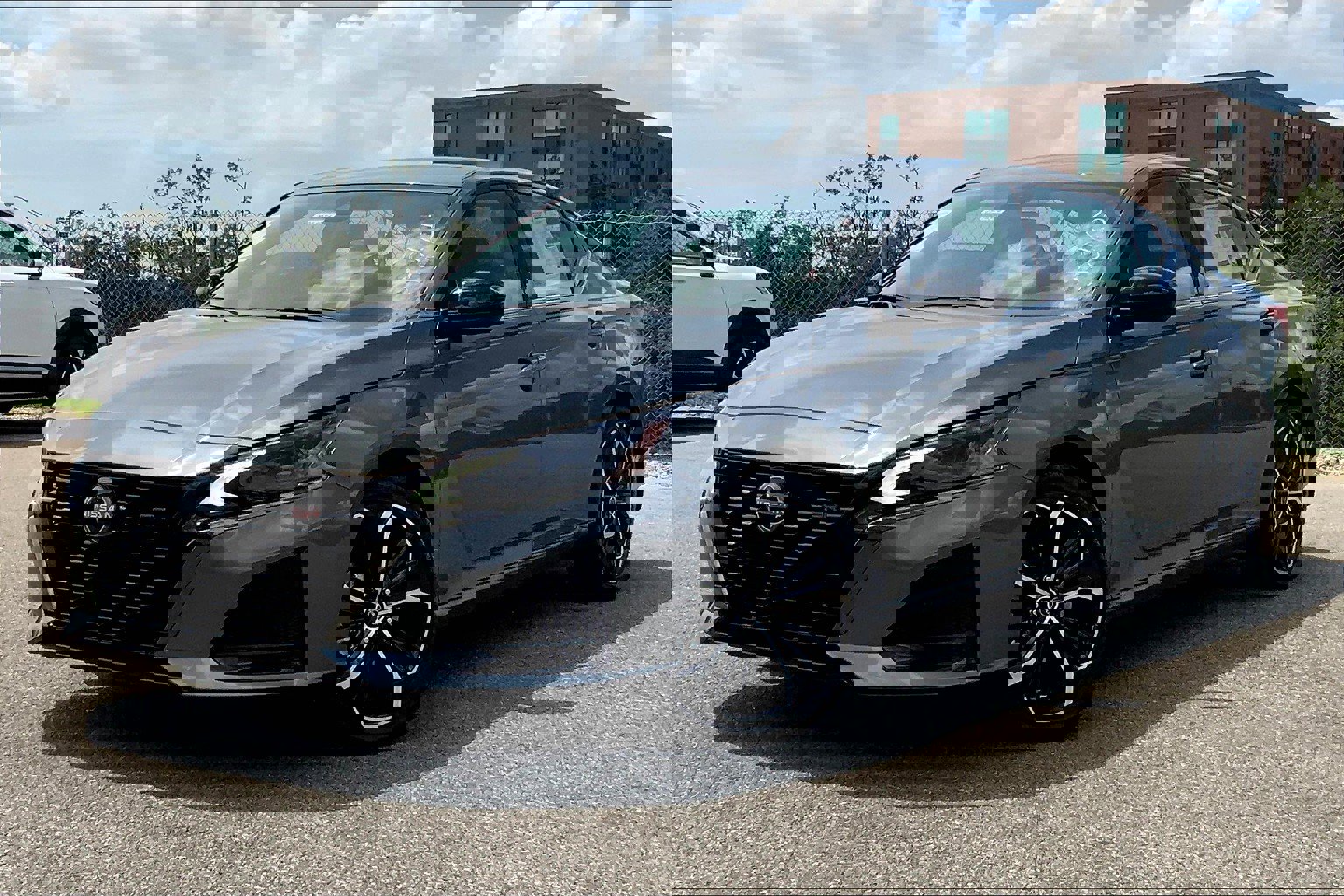 New 2025 Nissan Altima 2.5 SR image 2