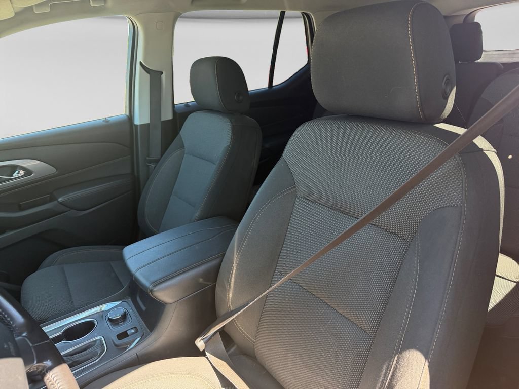 Used 2019 Chevrolet Traverse LT w/ LPO, Floor Liner Package AWD/4WD image 16