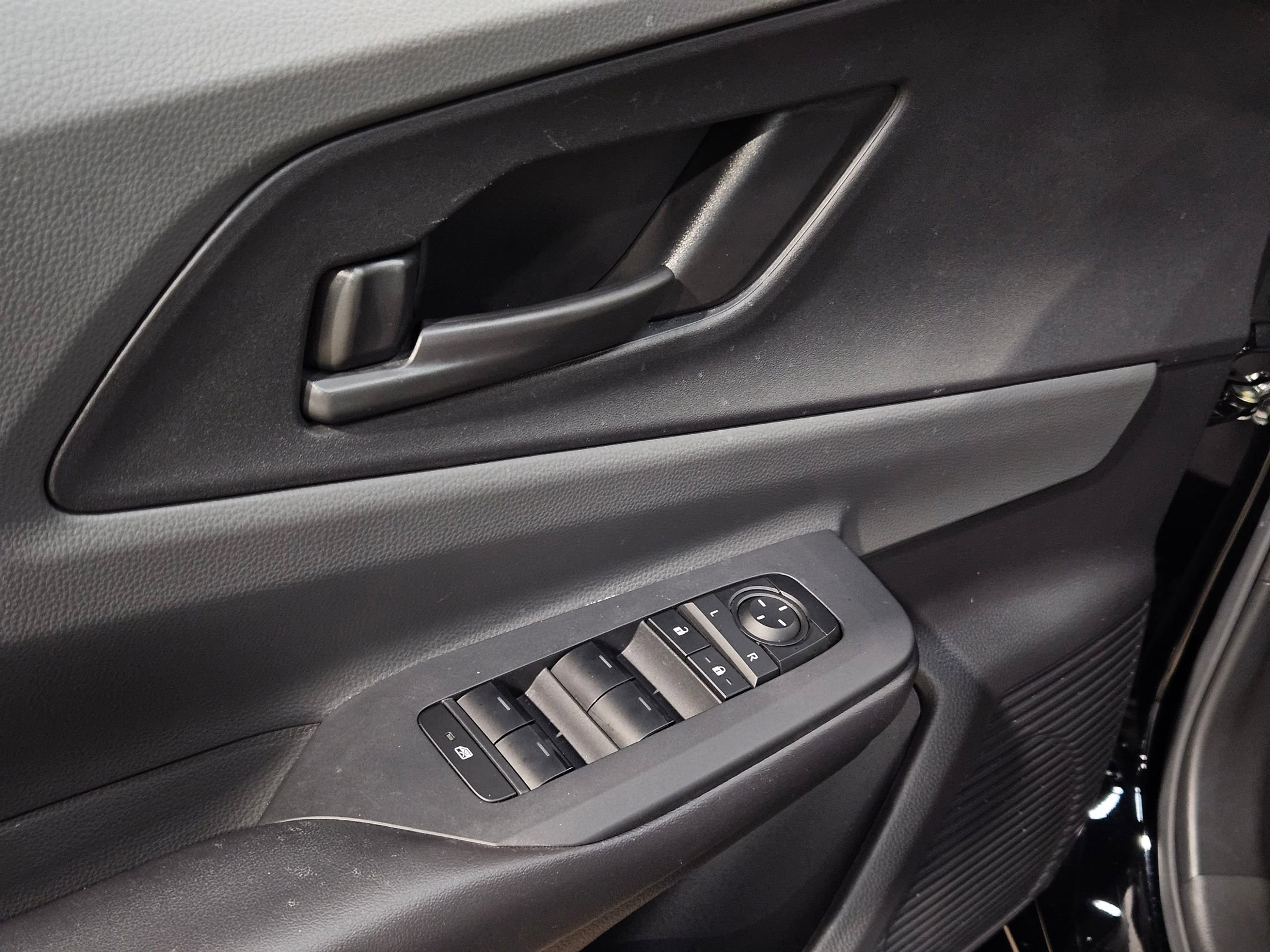 Used 2023 Toyota Prius LE image 21