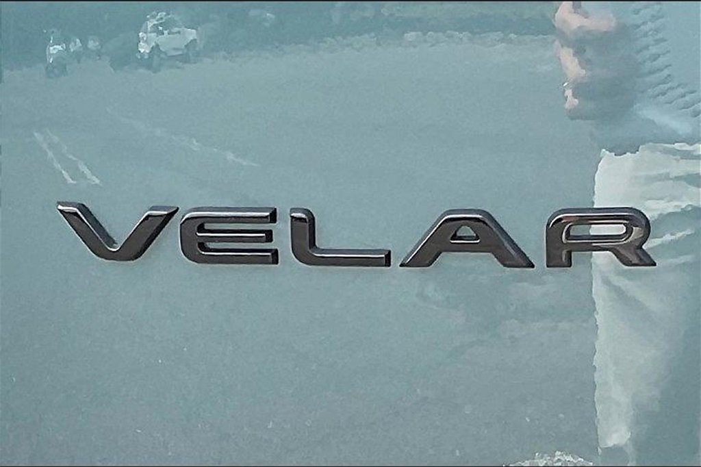 New 2026 Land Rover Range Rover Velar Dynamic SE image 9