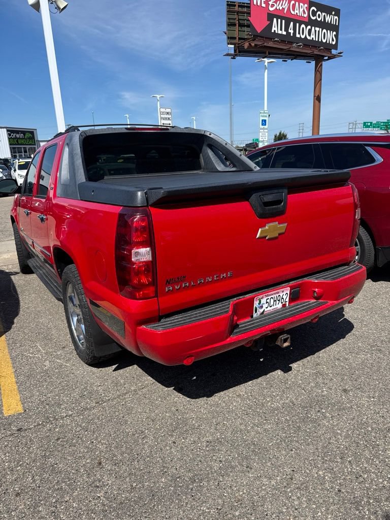 Used 2012 Chevrolet Avalanche LTZ AWD/4WD image 3