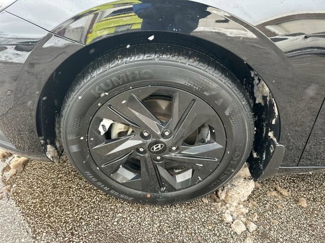 Used 2023 Hyundai Elantra SEL w/ Winter Weather Package image 20