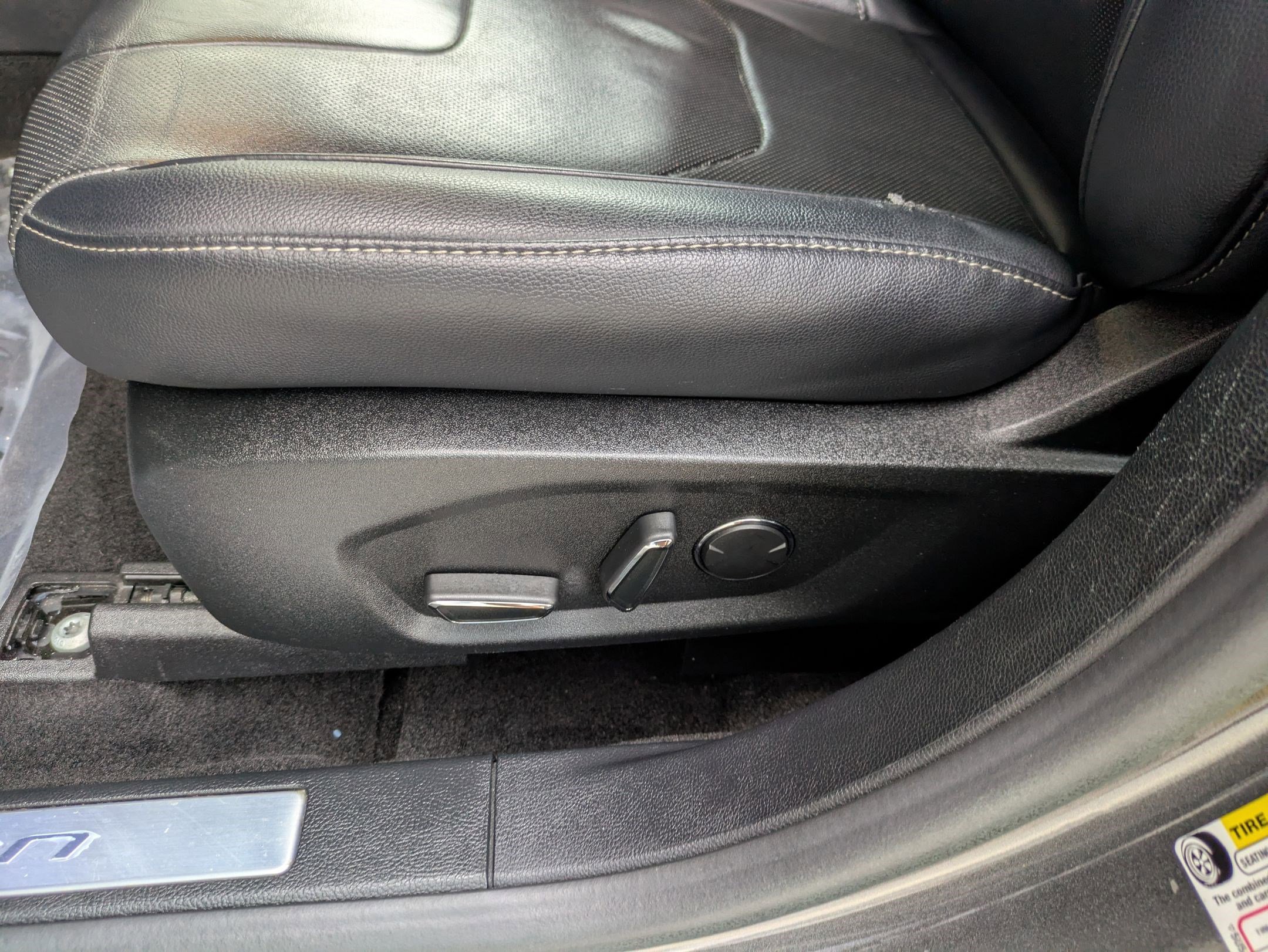 Used 2019 Ford Fusion Energi Titanium FWD image 22