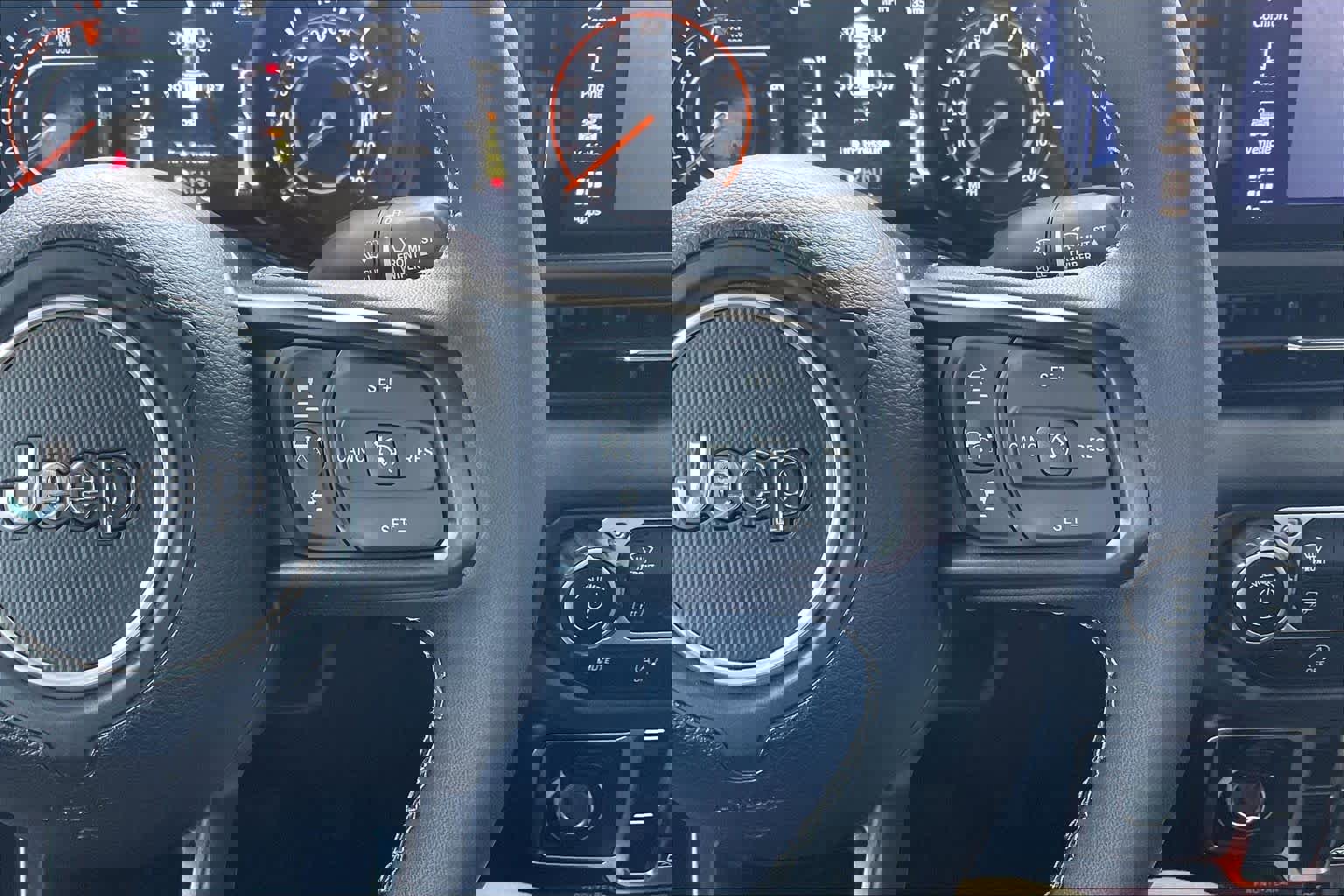 Used 2025 Jeep Gladiator Rubicon w/ Convenience Group image 24