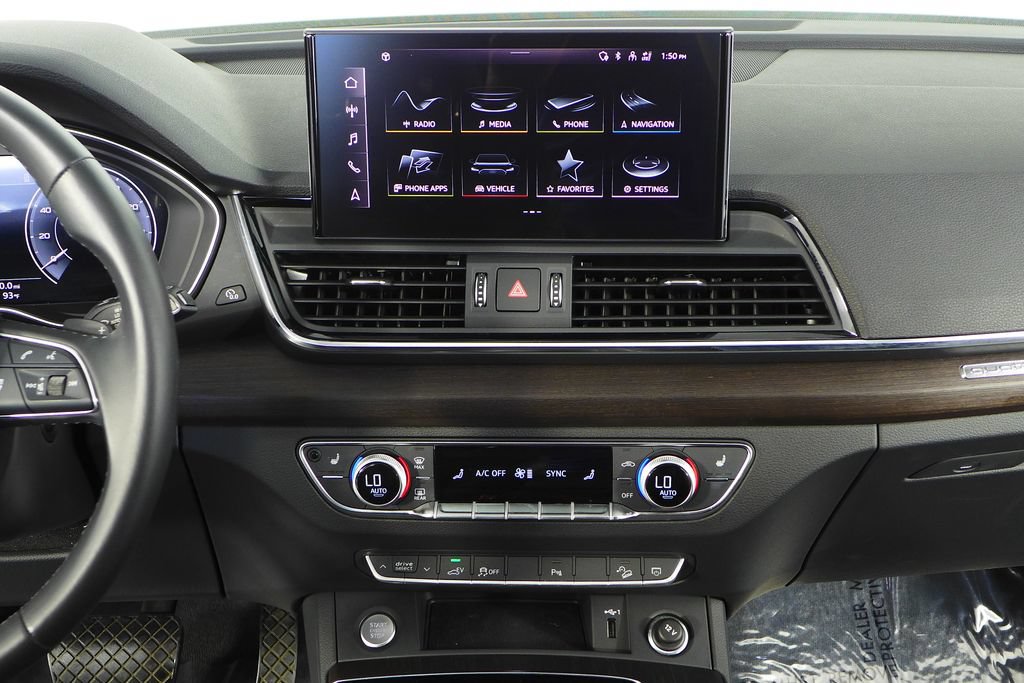 Used 2023 Audi Q5 e Premium w/ Convenience Package AWD/4WD image 26