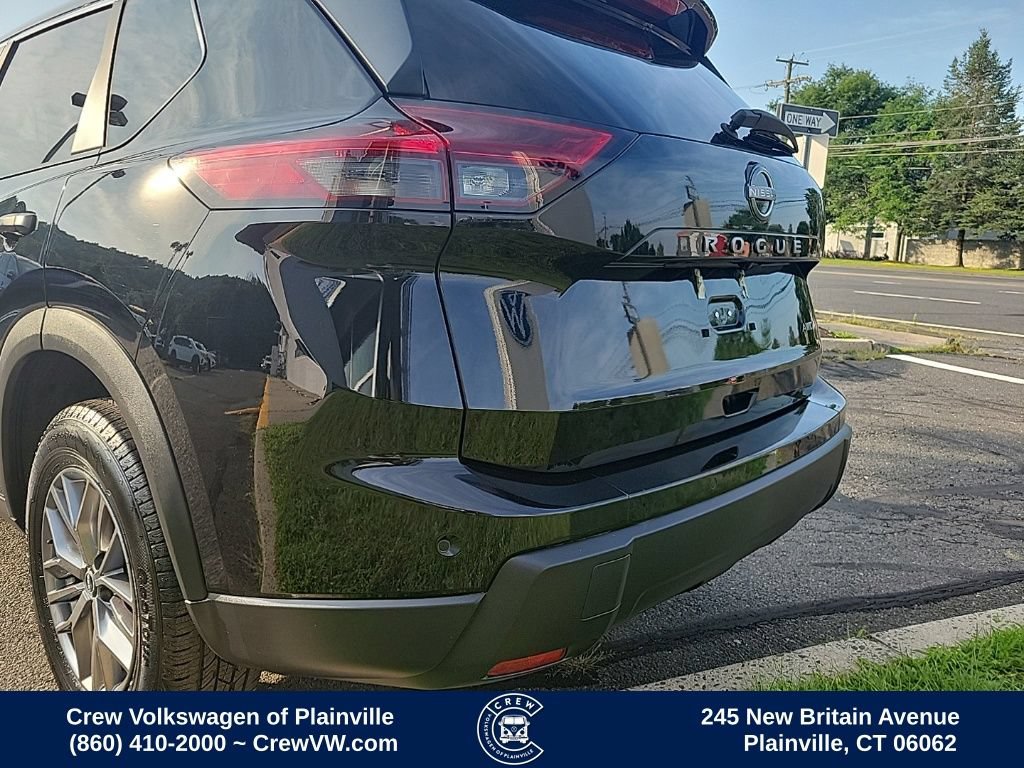 Used 2024 Nissan Rogue S AWD/4WD image 27