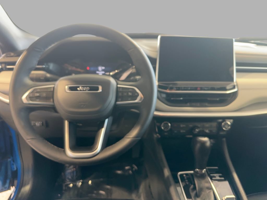 Used 2025 Jeep Compass Limited AWD/4WD image 29