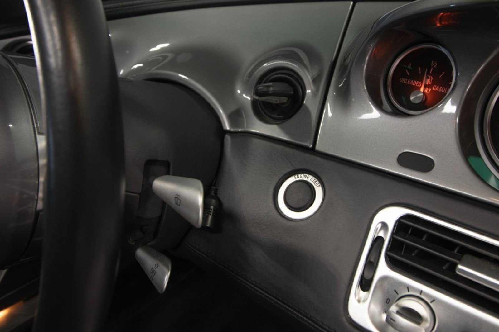 Used 2001 BMW Z8 image 54