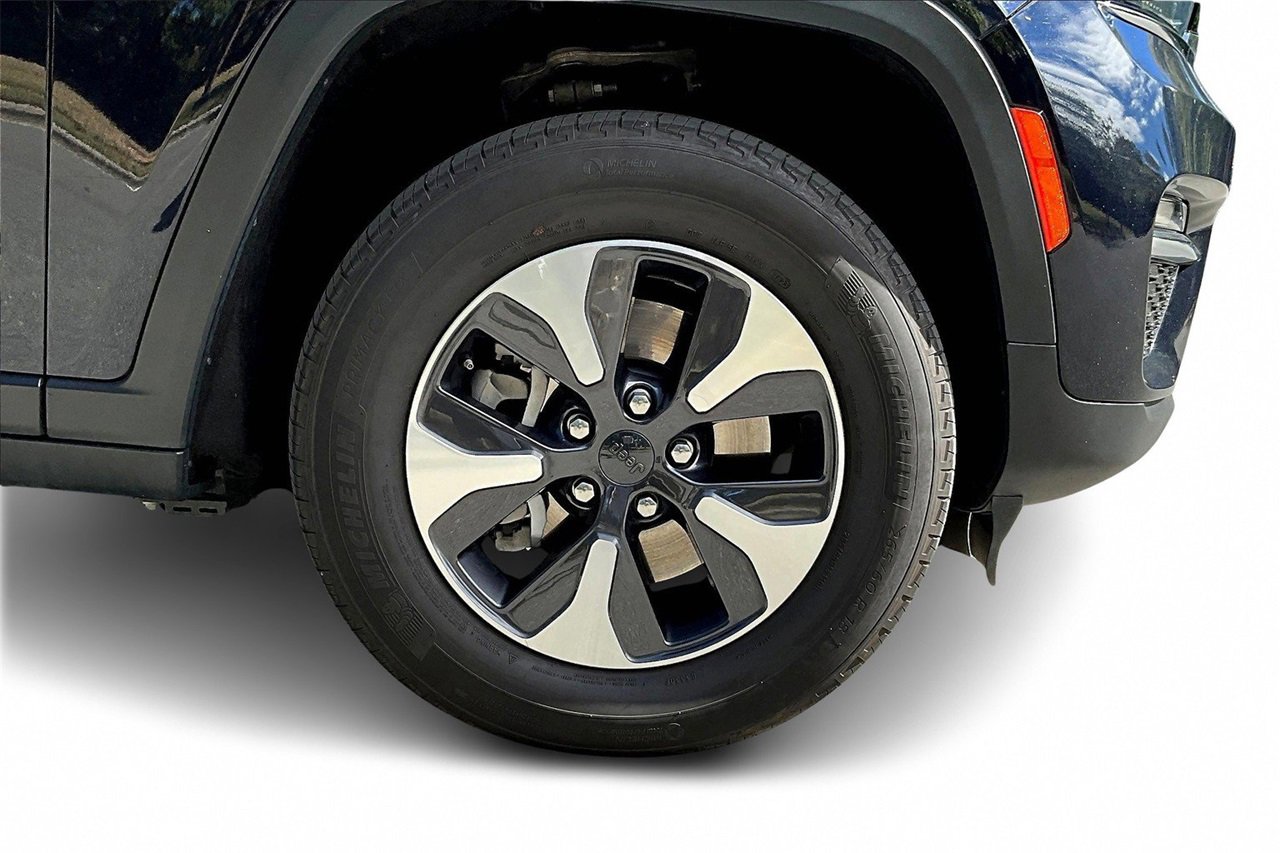 Used 2024 Jeep Grand Cherokee Limited 4xe image 33
