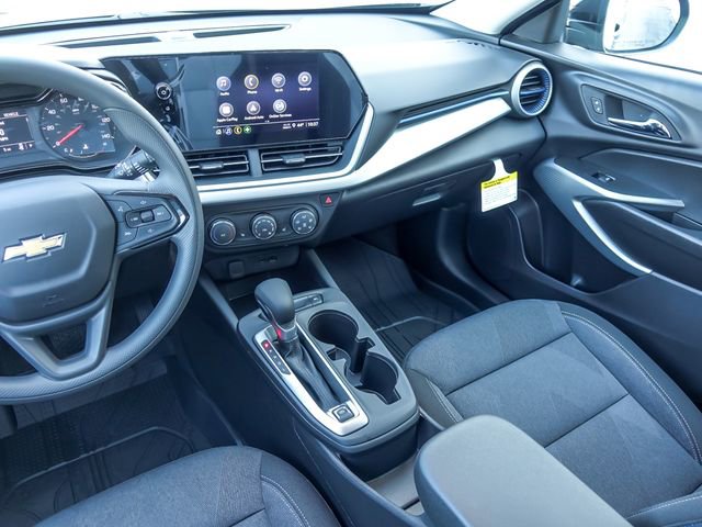 New 2026 Chevrolet Trax LS w/ LS Convenience Package FWD image 17