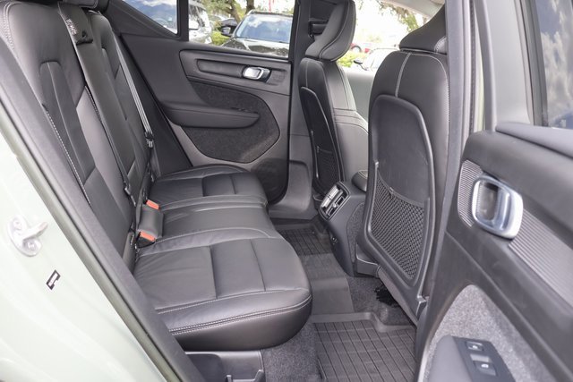 Used 2023 Volvo XC40 B5 Ultimate w/ Protection Package Premier image 17