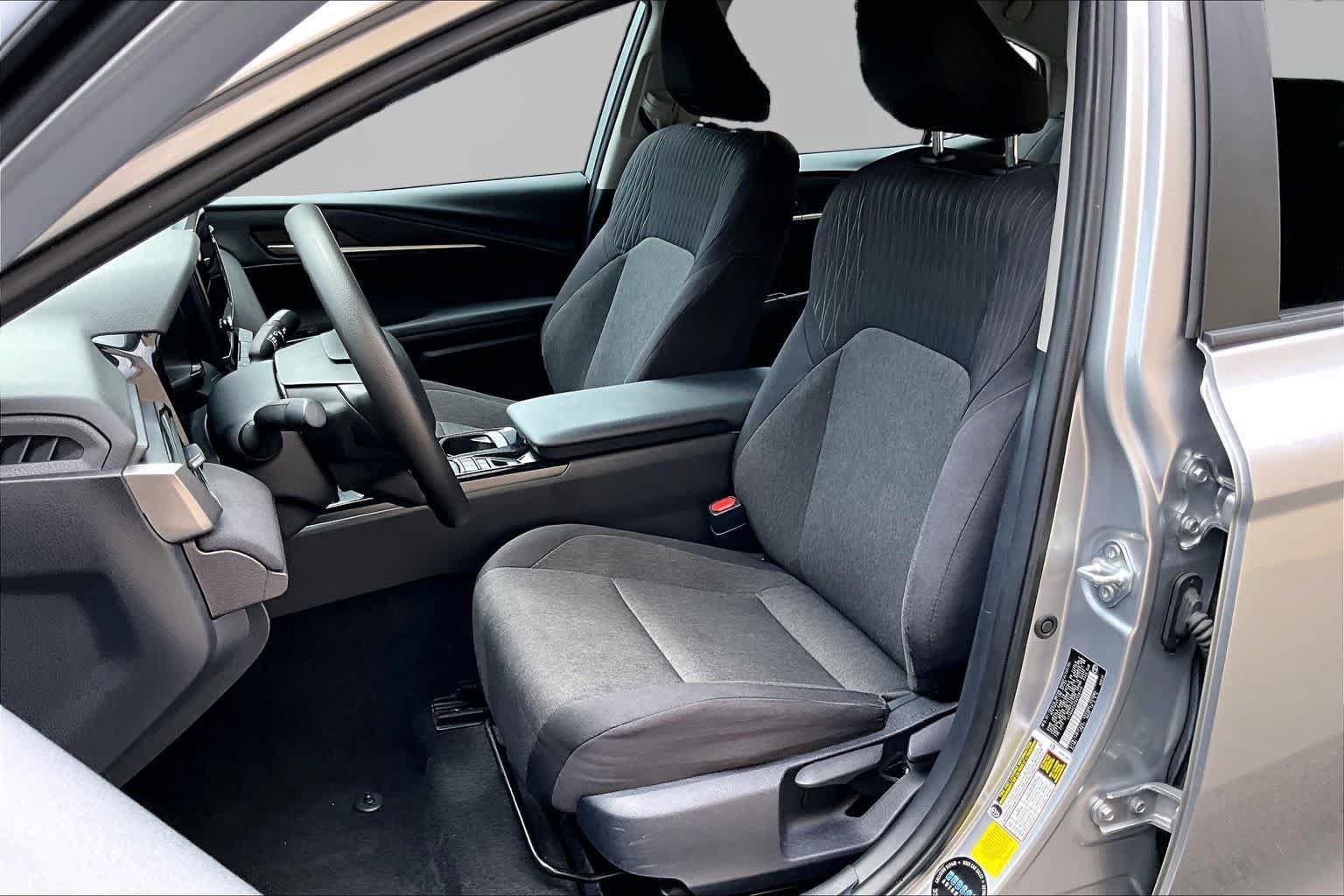 Used 2025 Toyota Camry LE FWD image 8