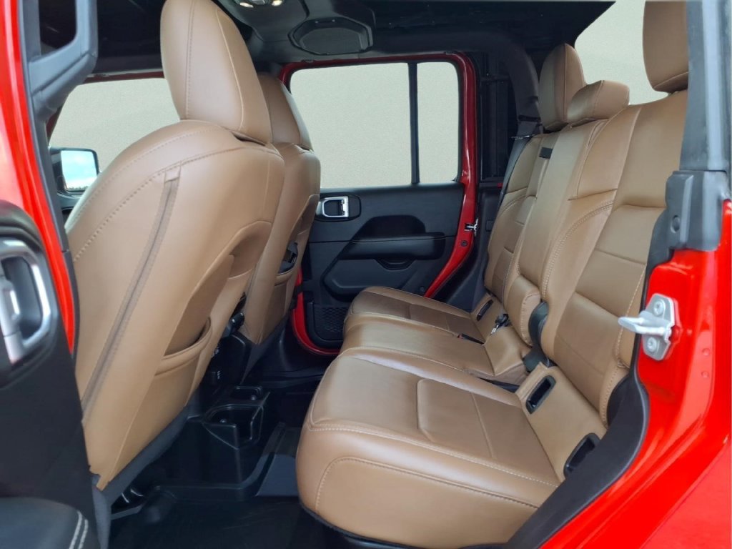 Used 2020 Jeep Gladiator Overland AWD/4WD image 14
