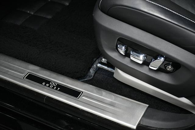 Used 2023 Rolls-Royce Ghost Black Badge w/ Black Badge Ghost Package AWD/4WD image 41