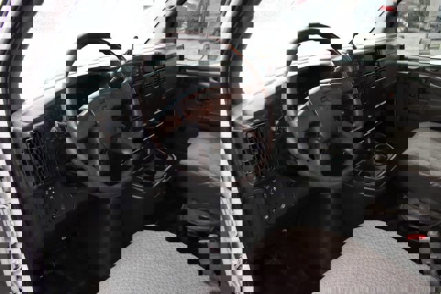 Used 2004 Chevrolet Express 3500 w/ Chrome Appearance Package image 6