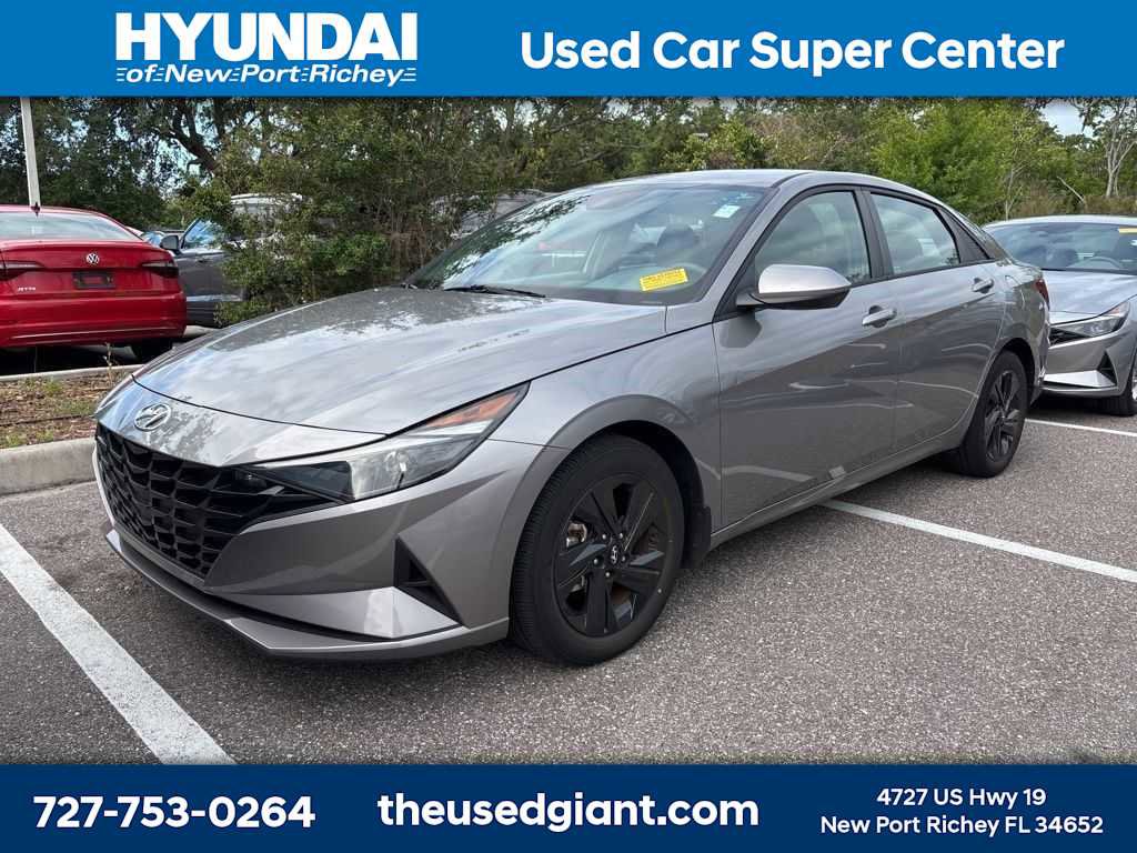 Used 2023 Hyundai Elantra SEL image 1