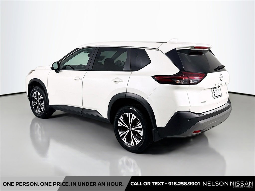 Used 2023 Nissan Rogue SV image 7