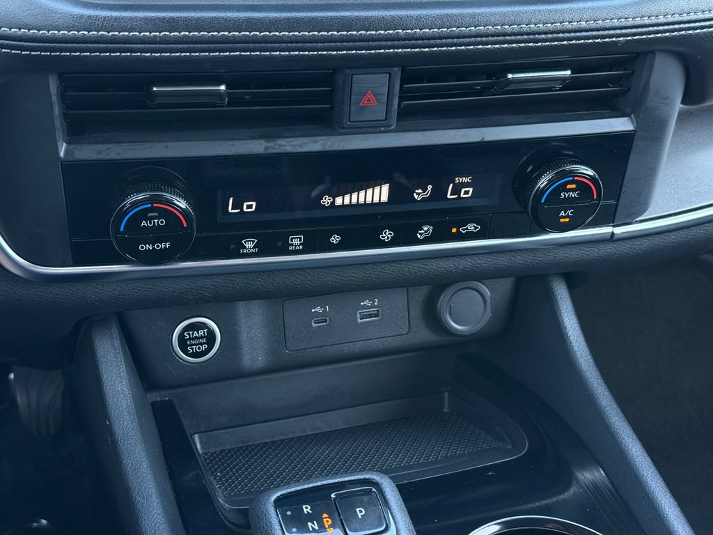 Used 2023 Nissan Rogue SV FWD image 29