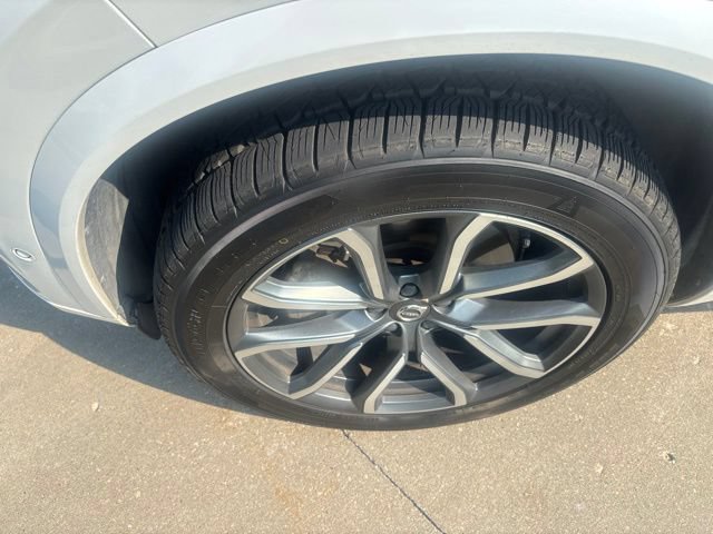 Used 2017 Volvo XC90 T6 Momentum w/ Vision Package AWD/4WD image 11