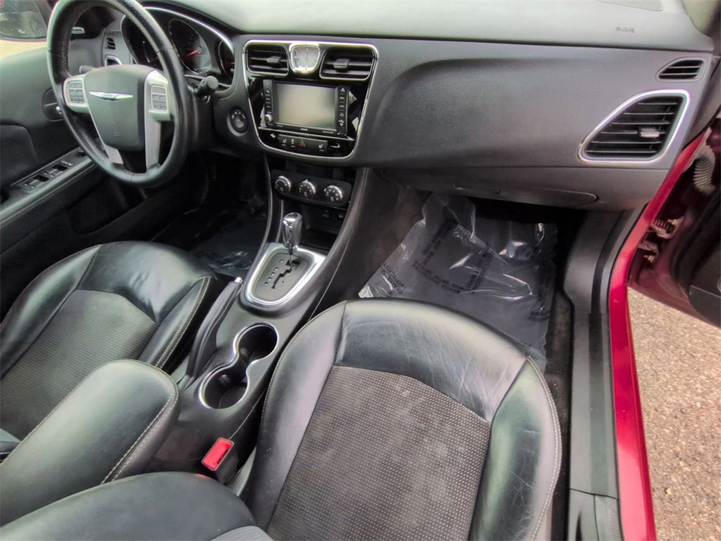 Used 2014 Chrysler 200 Limited w/ Sun/Sound Group image 24