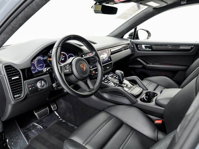 Certified 2022 Porsche Cayenne Turbo GT image 4
