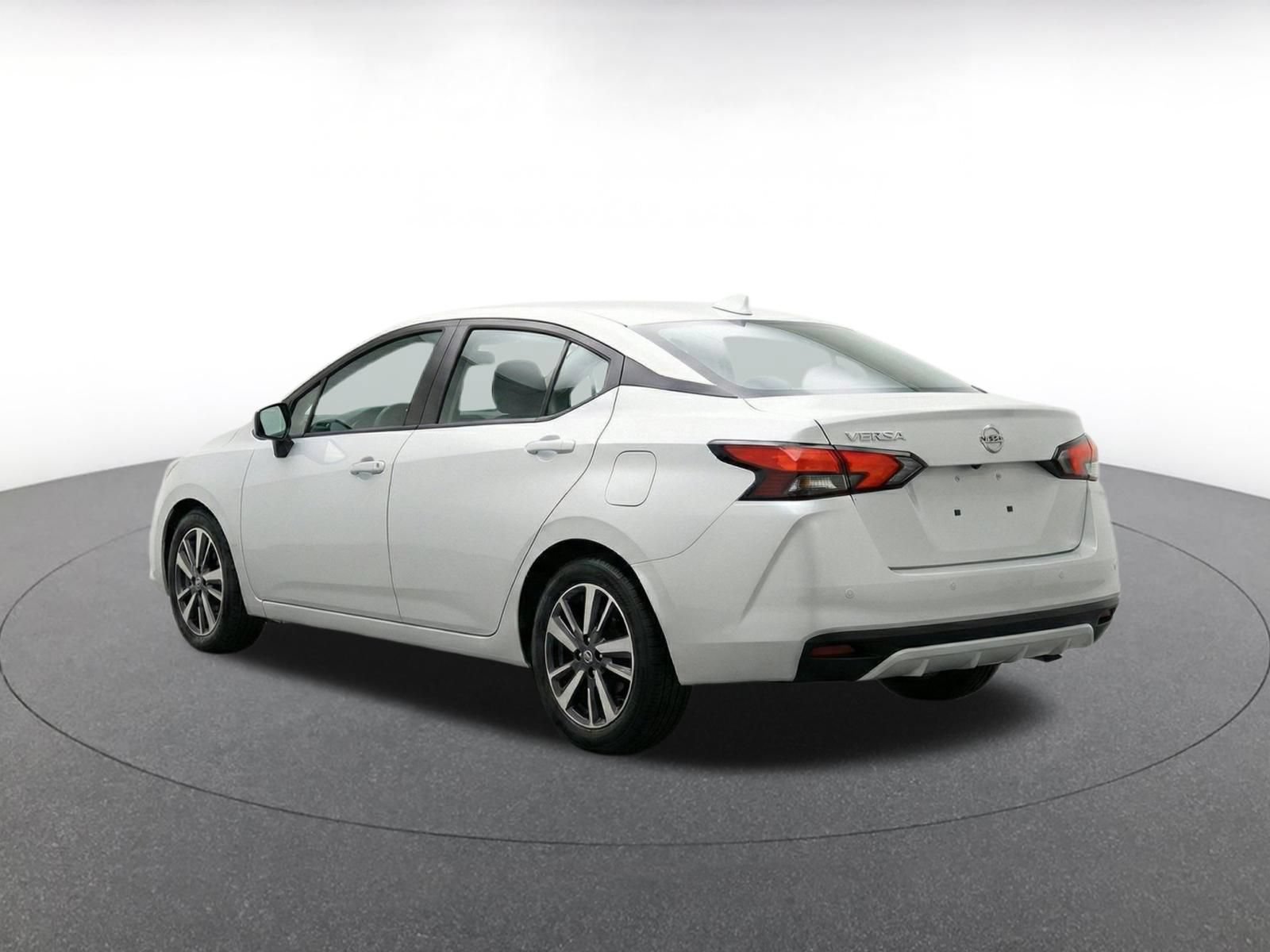 Used 2025 Nissan Versa SV FWD image 7