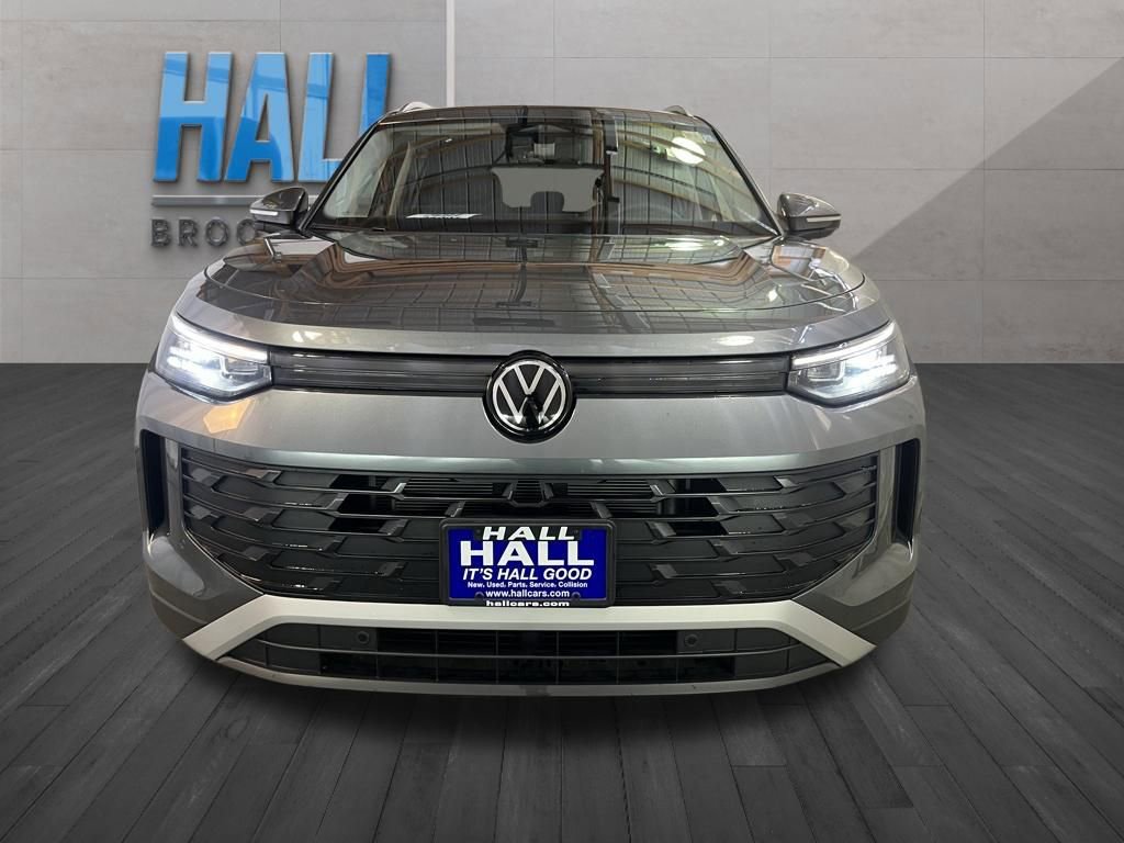 Certified 2025 Volkswagen Tiguan SE AWD/4WD image 9