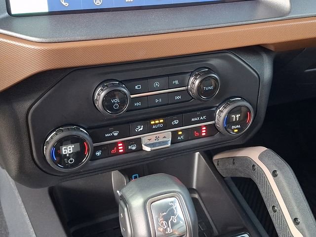 Used 2024 Ford Bronco Outer Banks w/ Sasquatch Package AWD/4WD image 12