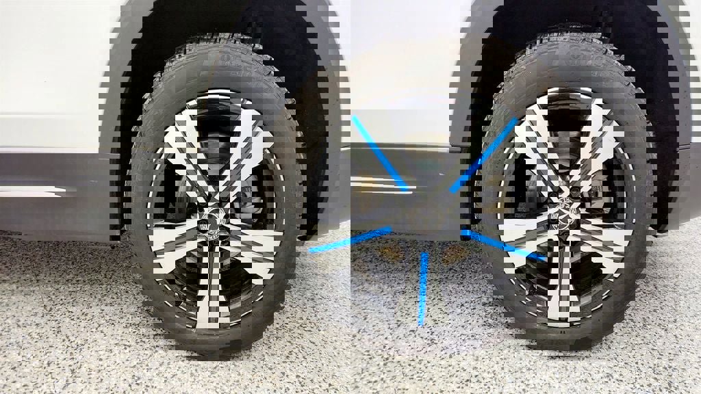 Used 2023 Mercedes-Benz EQB 350 4MATIC SUV w/ Exclusive Package image 9