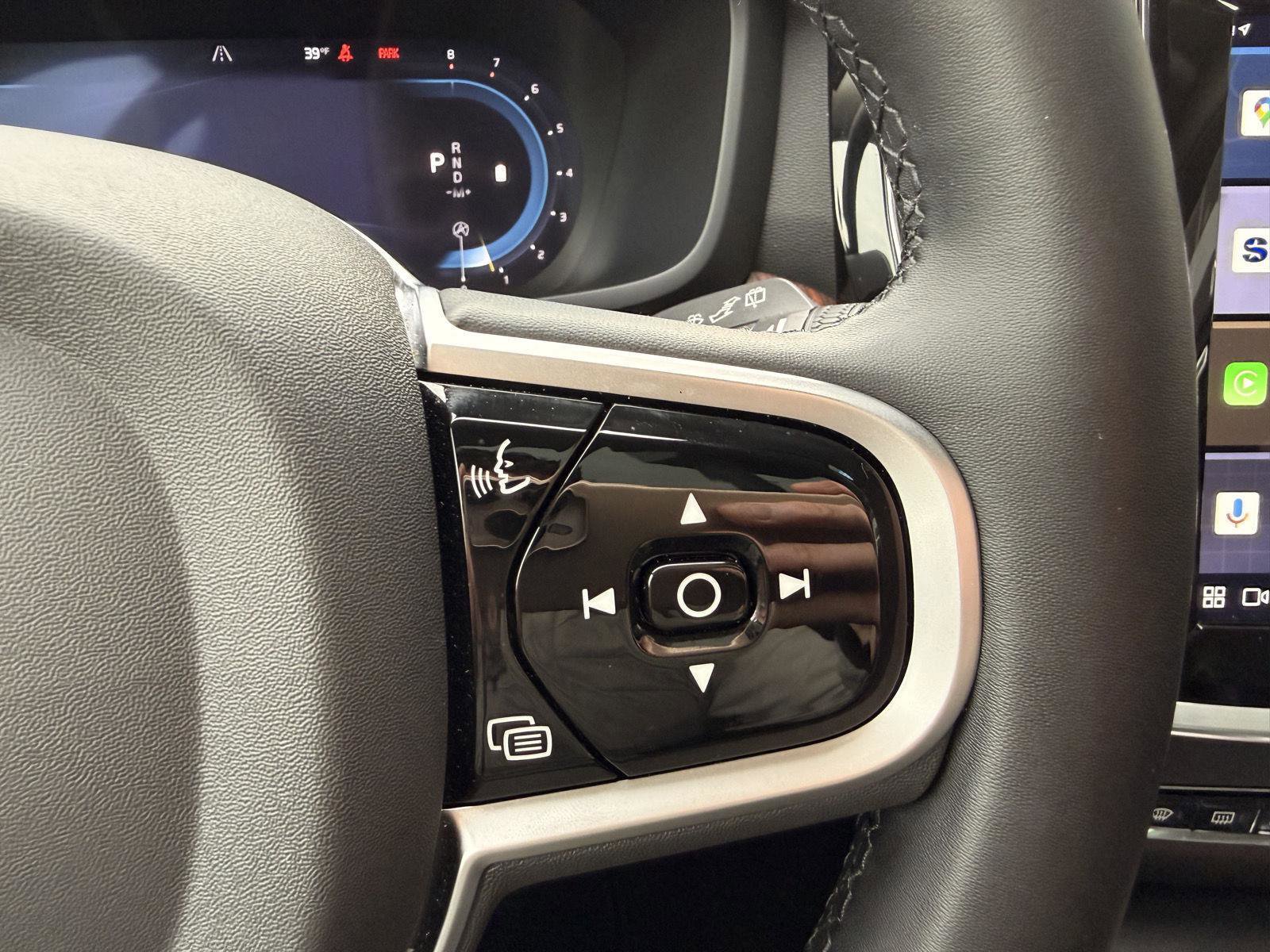 Used 2025 Volvo V60 B5 Cross Country Plus image 23