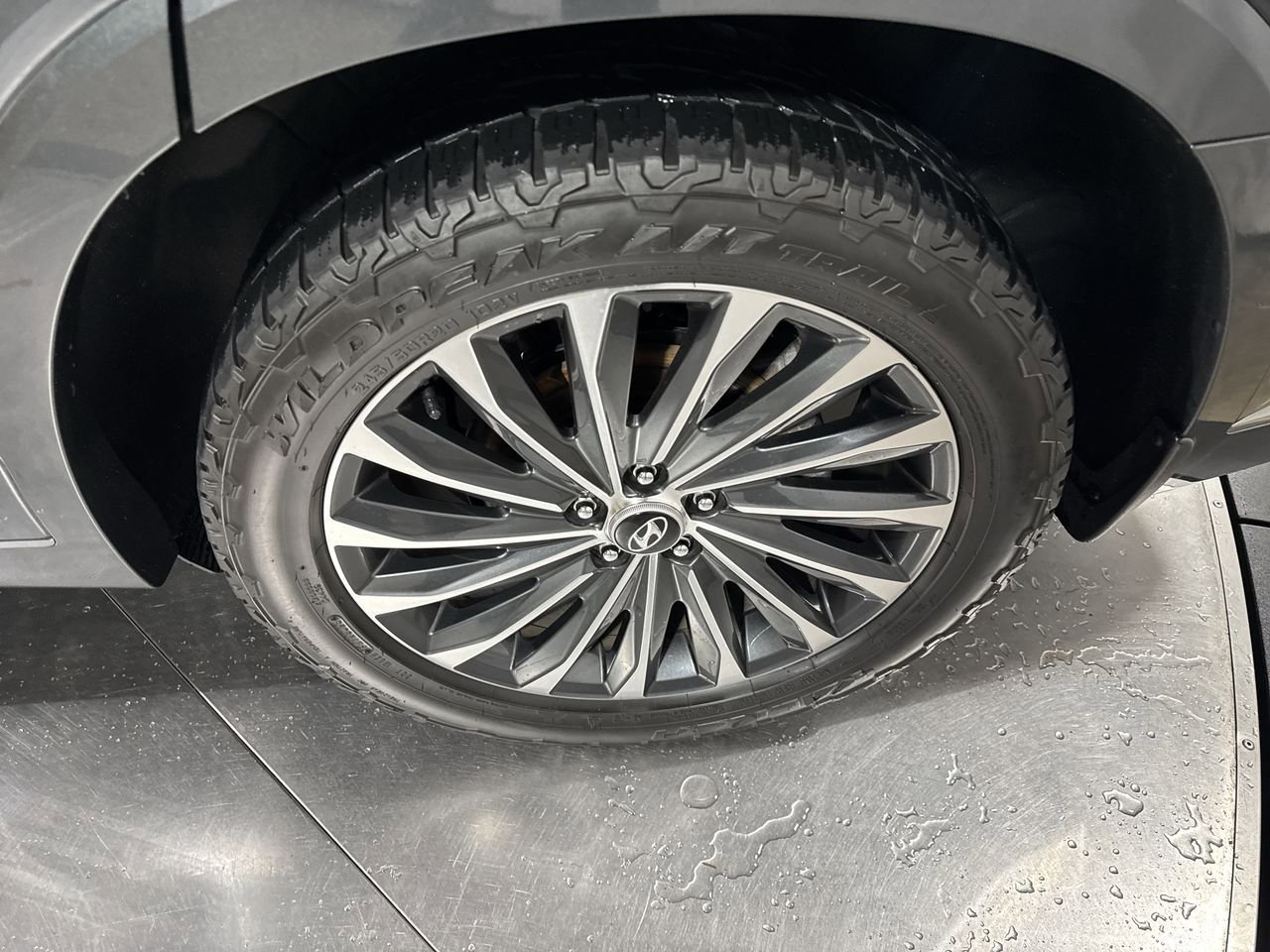 Used 2023 Hyundai Palisade Calligraphy w/ Cargo Package image 12