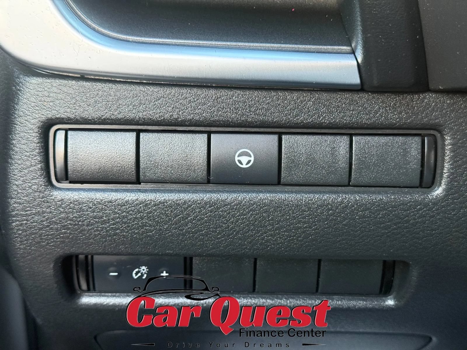 Used 2021 Nissan Rogue SV AWD/4WD image 28