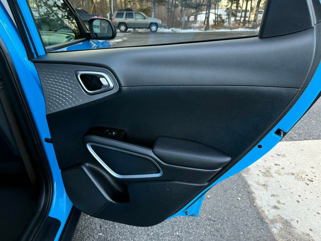 Used 2023 Kia Soul S image 34