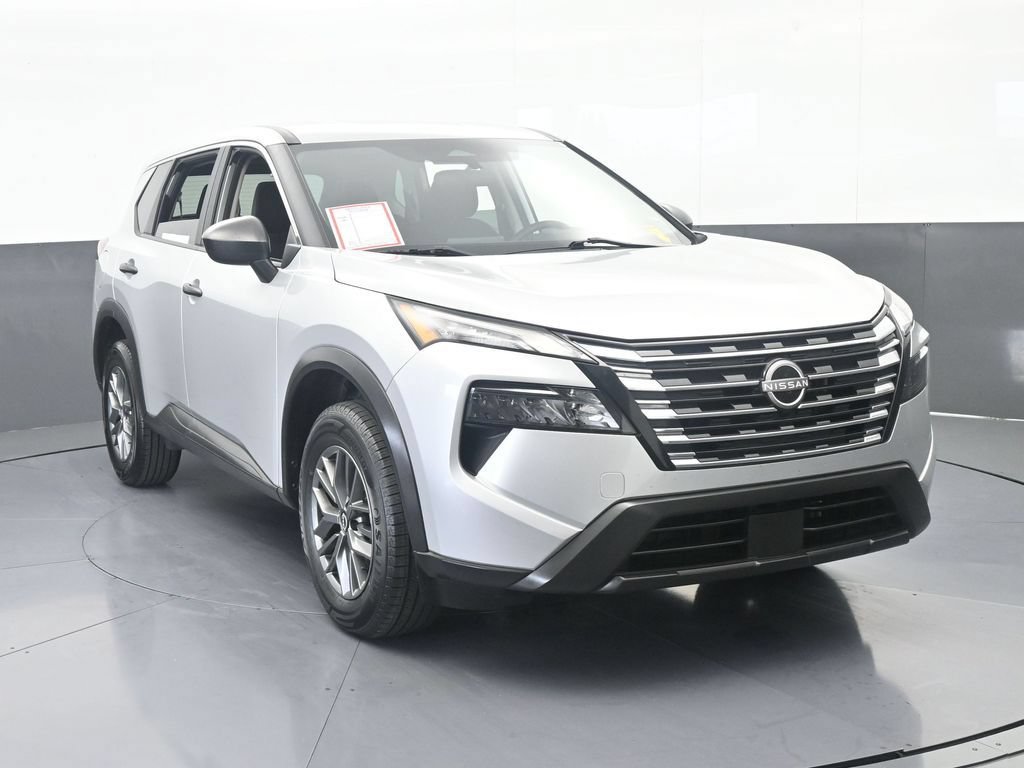 Used 2024 Nissan Rogue S FWD image 9