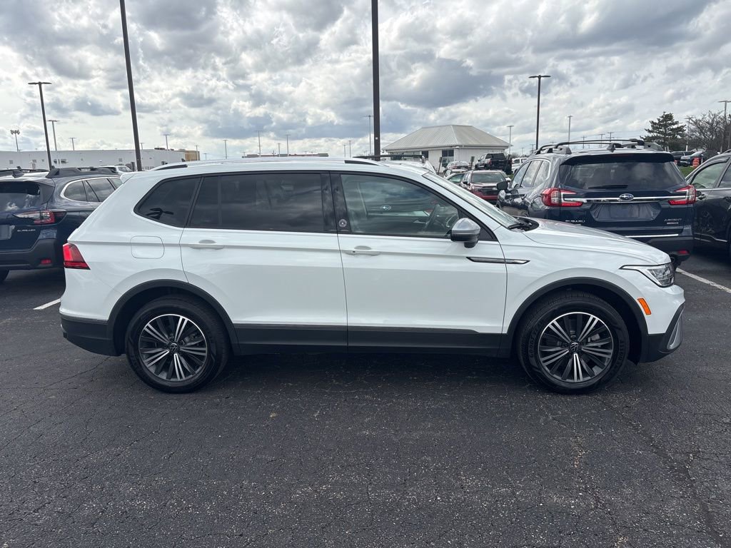 Used 2024 Volkswagen Tiguan Wolfsburg Edition w/ Panoramic Sunroof Package image 2