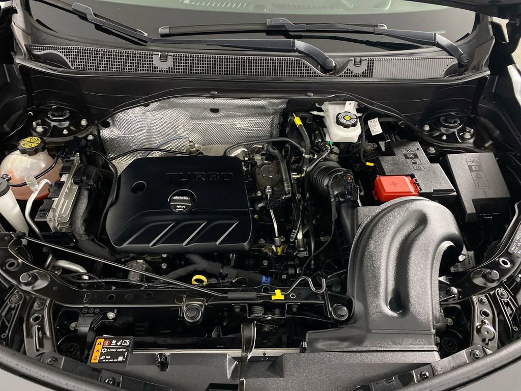 Used 2020 Buick Encore GX Essence w/ Sport Touring Package image 23