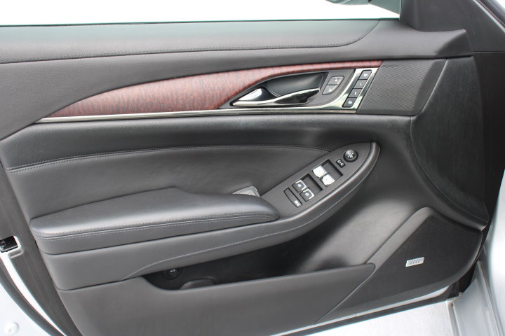 Used 2018 Cadillac CTS Luxury image 10