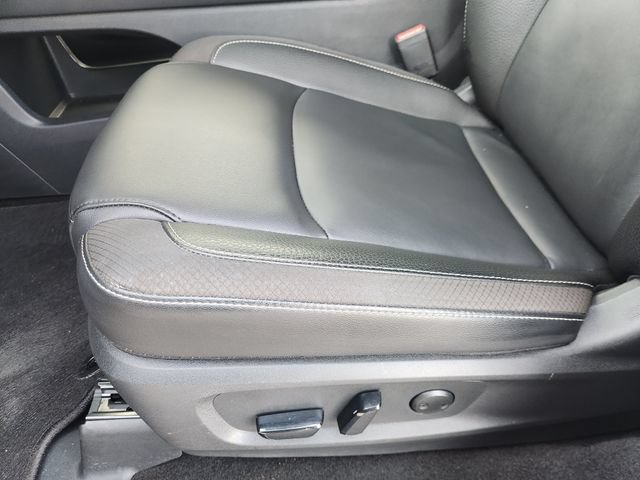 Used 2025 Nissan Pathfinder SL FWD image 26