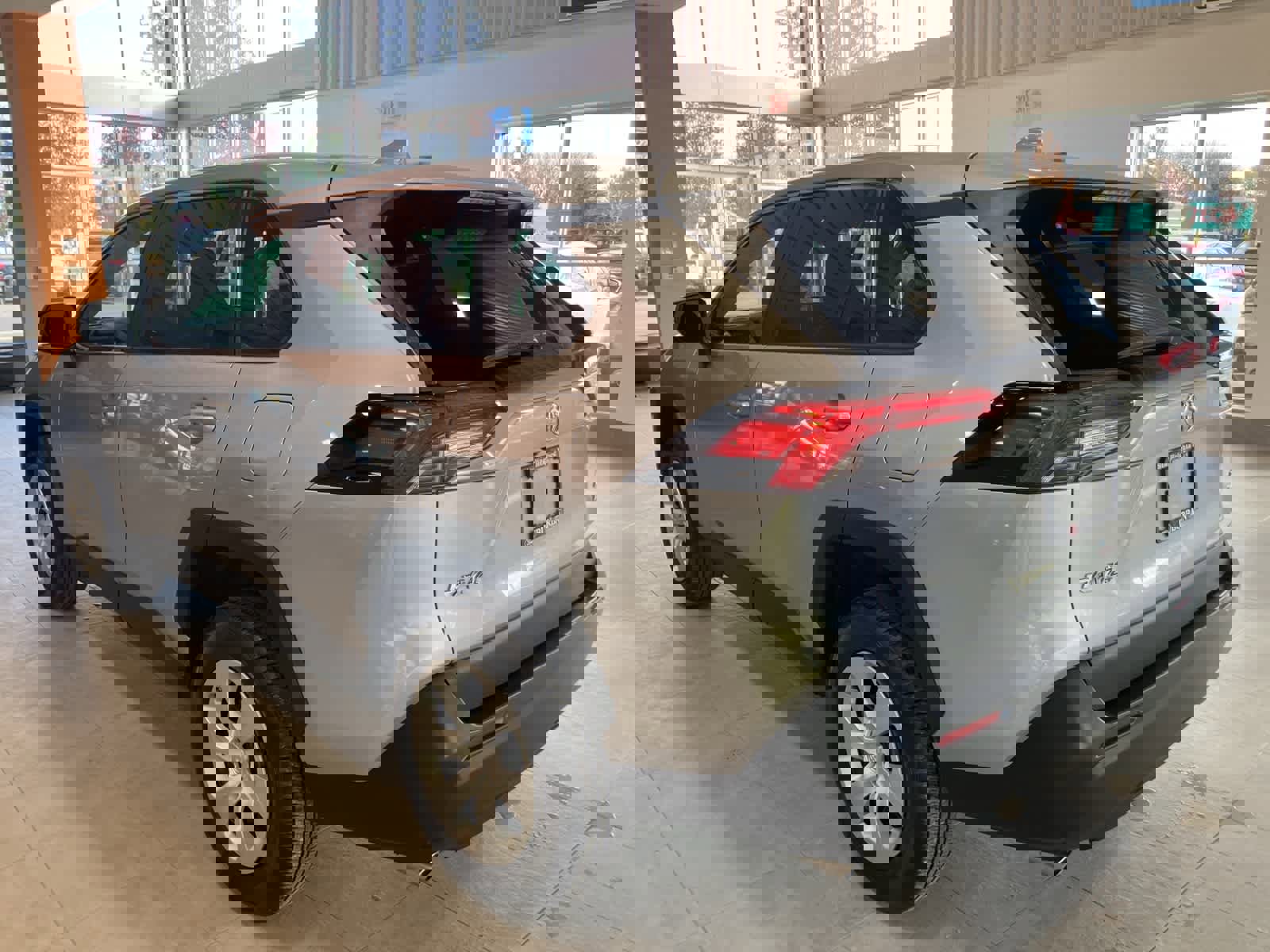 Used 2024 Toyota RAV4 LE image 7