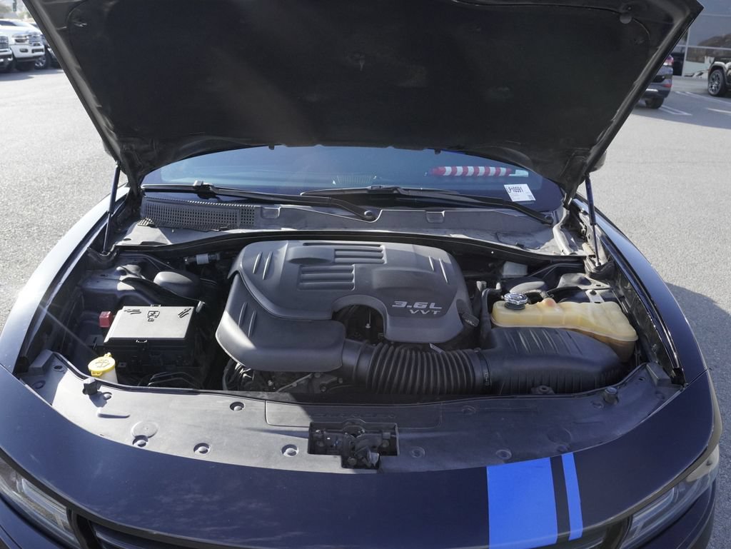 Used 2016 Dodge Charger SXT RWD image 34